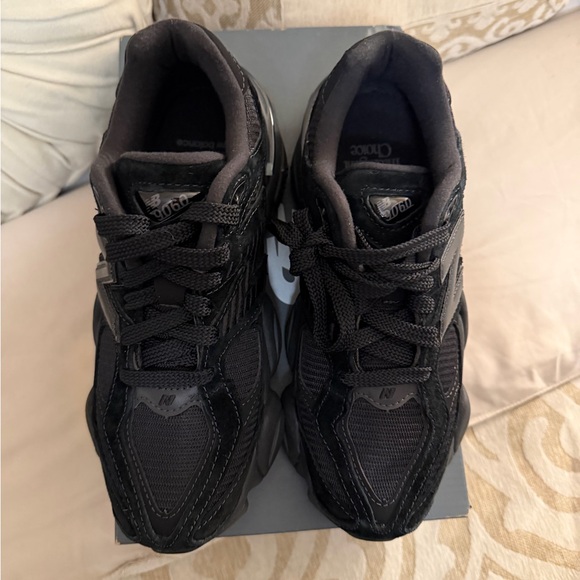 New Balance Triple Black Athletic Shoes - Picture 6 of 6
